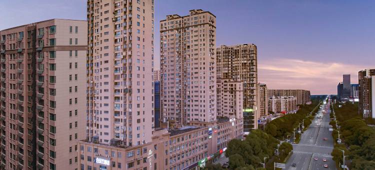 白玉兰酒店(如皋大润发店)图片