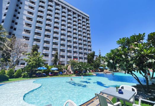 Grand Jomtien Palace HotelOver view