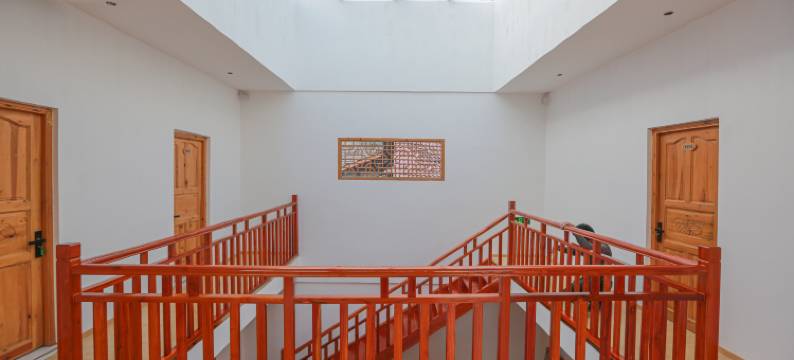 石泉红柿子民宿(后柳镇店)图片