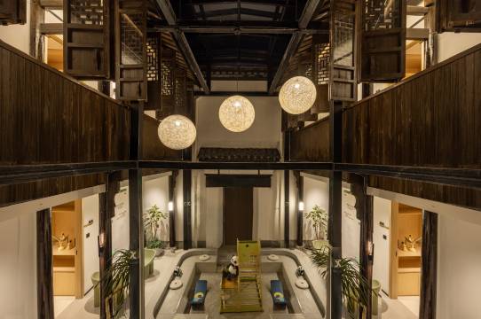 果然好奇丨中式回廊设计丨Curious Life轻奢美宿(南浔古镇景区店)