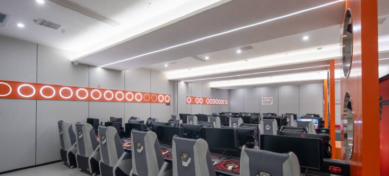 仟橙电竞酒店(建业凯旋广场店)图片