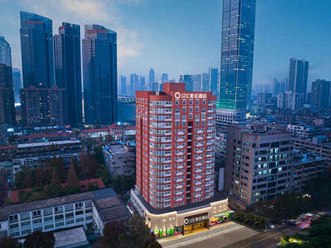 星空酒店(武汉市第一医院江汉路步行街店)