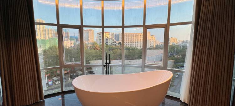 茂名昊铂尔电竞公寓(电白区人民政府店)图片