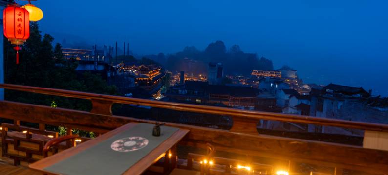 芙蓉镇云栖·Life轻奢设计美宿(芙蓉镇景区大瀑布店)图片