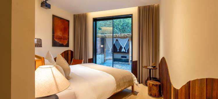 云此间私汤民宿(峨眉山报国寺景区店)图片