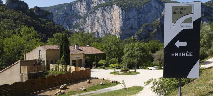 弧桥瓦灿塞勒查恩斯公寓式酒店(Vacancéole - le Domaine de Chames - Pont d'Arc)图片