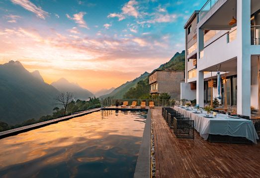 黄果树倾山精品民宿外景图