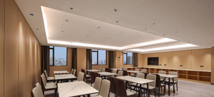 艺龙安悦酒店(南昌八一广场火车站店)图片