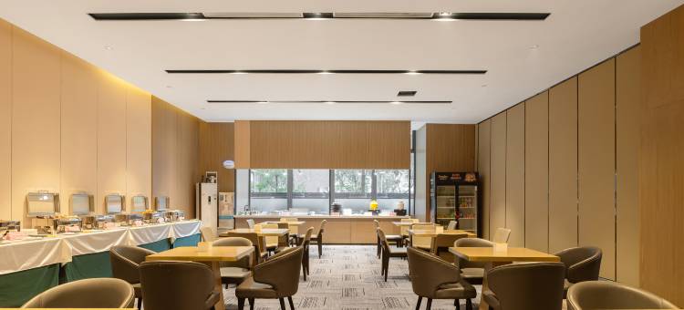 艺龙玺程国际酒店(重庆沙坪坝高铁站磁器口店)图片