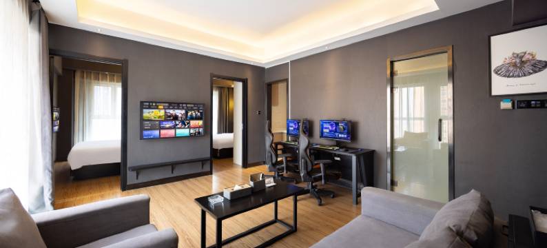 尖峰·悦电竞酒店(沈阳奥体中心浑河外滩市集店)图片