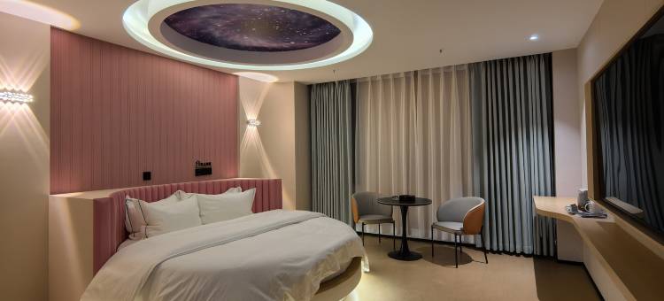 阿瓦提新华世纪酒店(刀郎文化广场店)图片