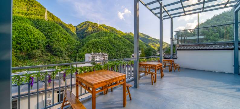 漫山徽涧民宿(黄山风景区汤口南大门店)图片