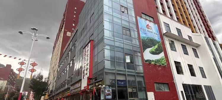 比如富氧虫草大酒店图片