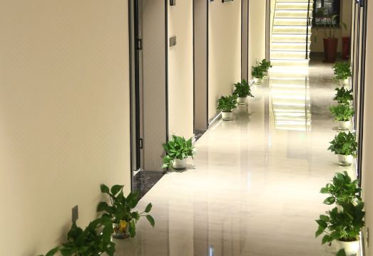 yixinglongchiyuansu hotelHotel Overview