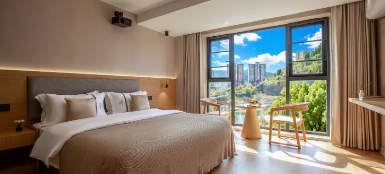 雅朵酒店(凯里南站店)图片