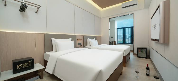 丽呈峰际(佛山长鹿旅游休博园伦教地铁站店)图片