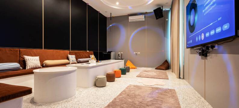 Downtown Oasis 5卧6卫 泳池别墅 A 距离芭提雅海滩500米中文管家(Downtown Oasis Pool Villa Collection A | KTV Private Stay | Near Walking Street)图片