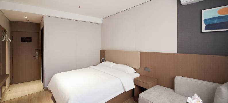 思锐酒店(滨海六路店)图片