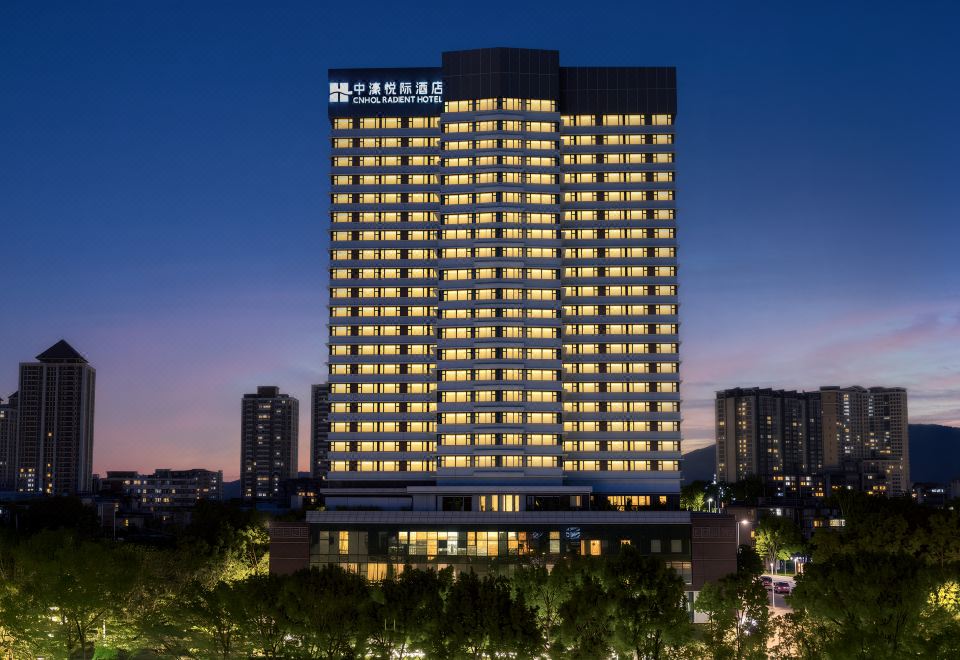 中濠悦际酒店(广州淘金地铁站店)