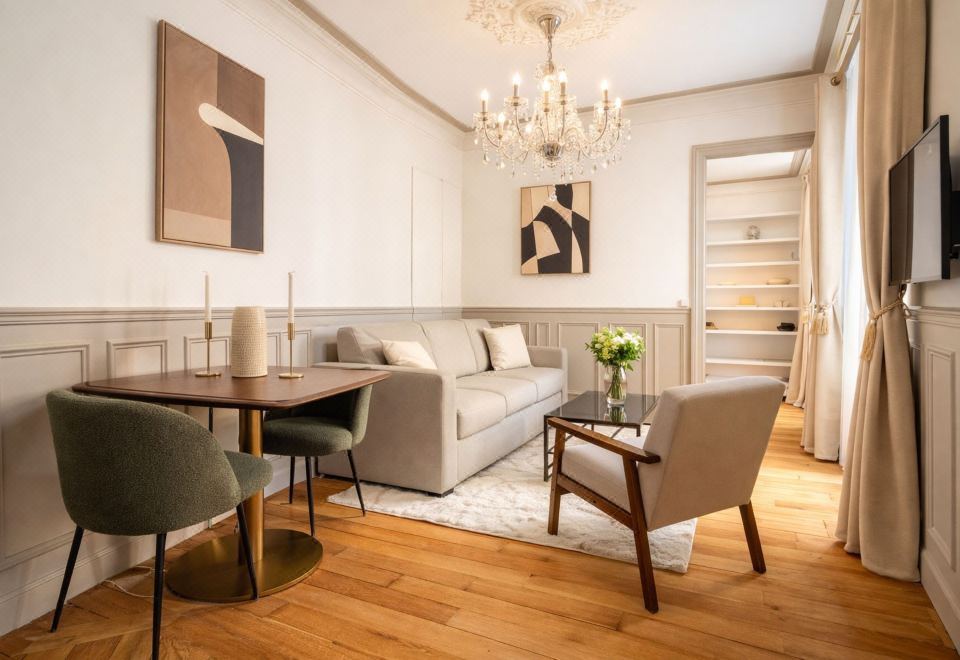 Trocadéro: Elegant apartment with lift Hotel Overview