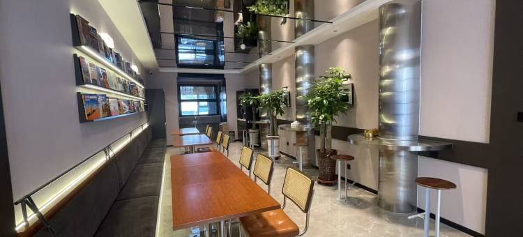 SFEEL设计师酒店(兰州张掖路西关地铁站店)图片
