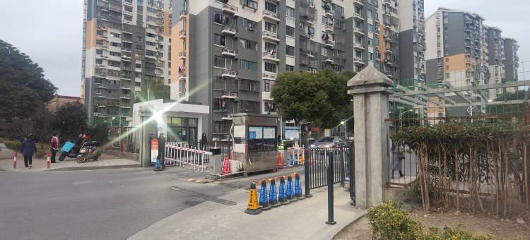 起风了青年旅舍(上海秀沿路地铁站店)图片