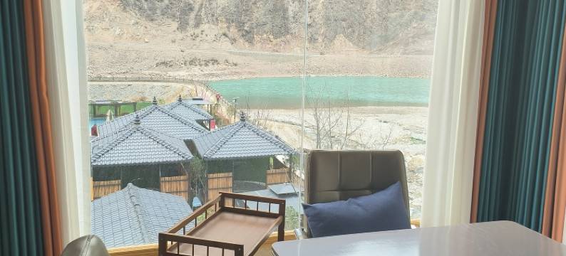 水磨乡愁温泉酒店(巴塘店)图片