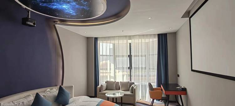 虔美·卡卡动漫酒店(龙南体育中心店)图片