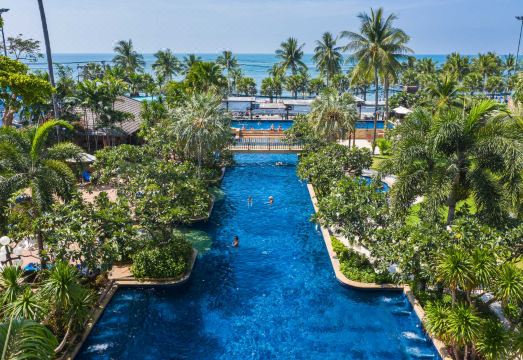 Jomtien Palm Beach Hotel and Resort Over view