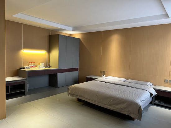 龙之凤精品宾馆(兰西第四小学店)