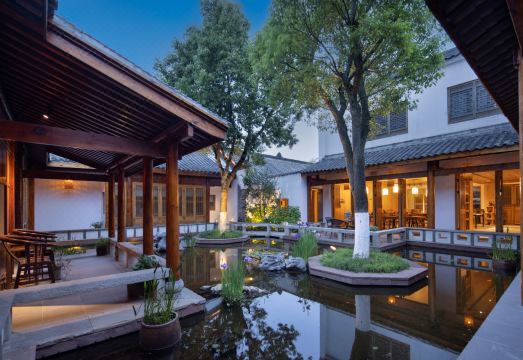 Ming Dynasty Chinese Inn (Zhongxiang Mochou Village Mingxianling Cultural Tourism Scenic Area) Hotel Overview