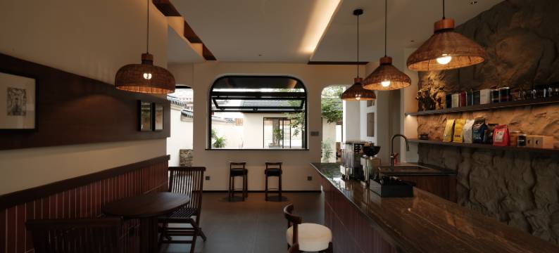 一宿YISUINN·栖海见山度假民宿(龙龛码头洱海生态廊道店)图片