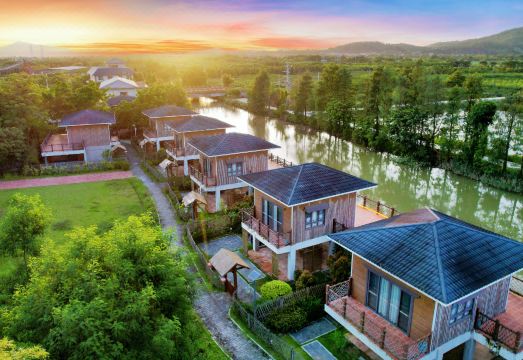 Lingnan Dadi Baicaoyuan Shunshuiju Hotel Hotel Overview