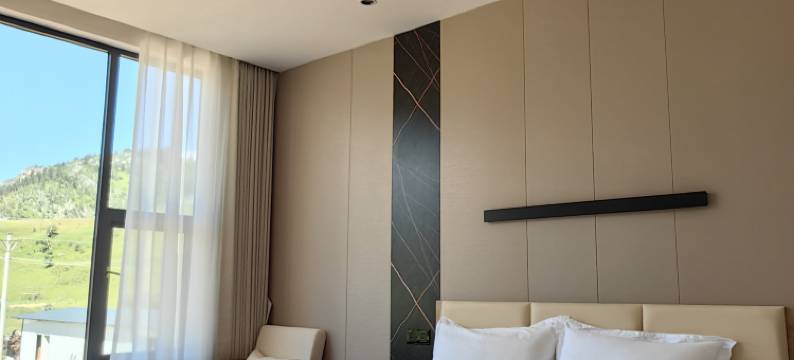 理塘格聂则巴漫享居民宿图片