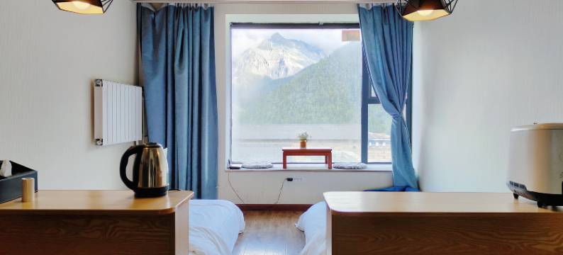 稻城亚丁郎修民居客栈图片