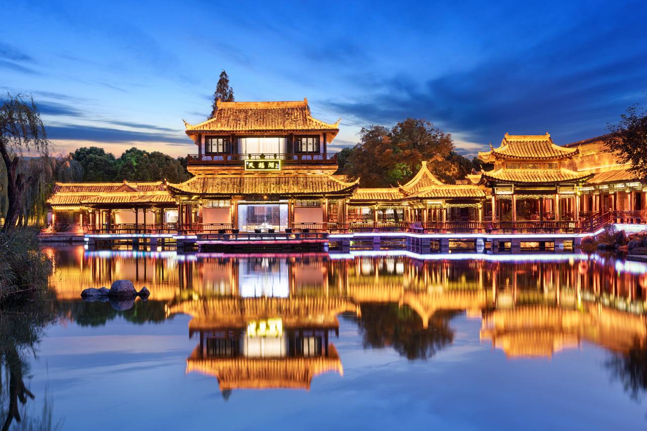 天鹅湖酒店(台儿庄古城风景区店)图片