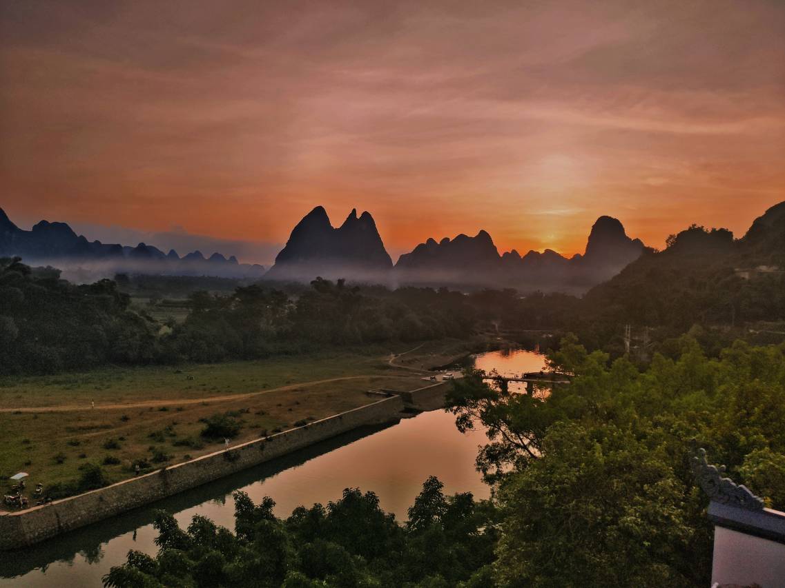 阳朔漓江富海江畔度假酒店(漓江竹筏漂流福利码头店)图片