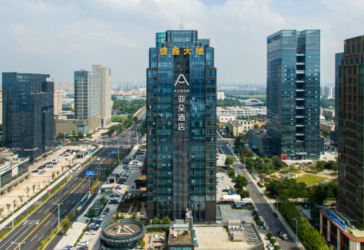 绍兴镜湖亚朵篮球酒店外景图