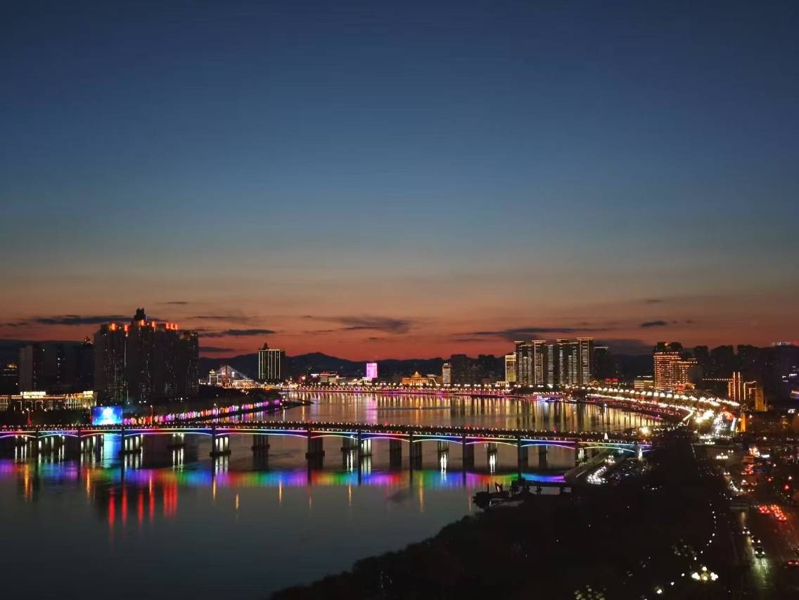 潮漫酒店(吉林松花江火车站店)图片