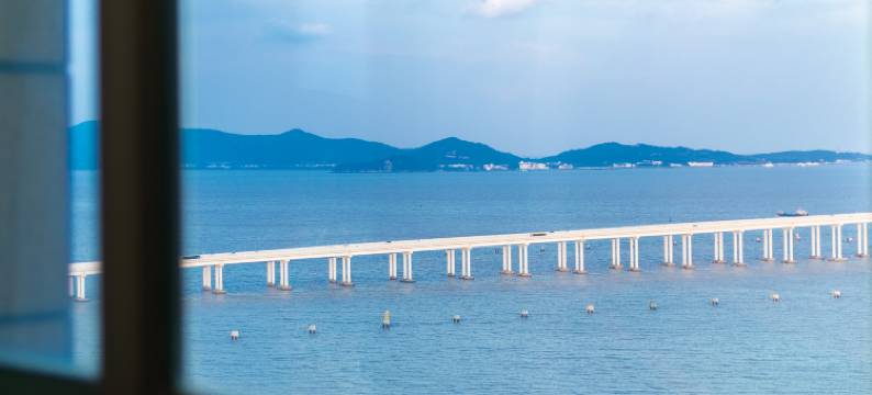 舟山有熹·枕山海洞穴风轻奢海景度假美宿(普陀半升洞码头店)图片