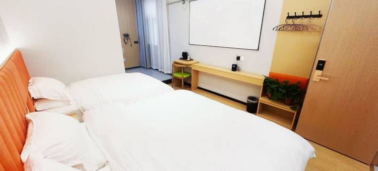 布丁严选酒店(西安航天城凤栖原地铁站店)图片