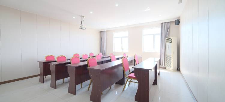 卓远酒店(通辽市医院辽河公园店)图片