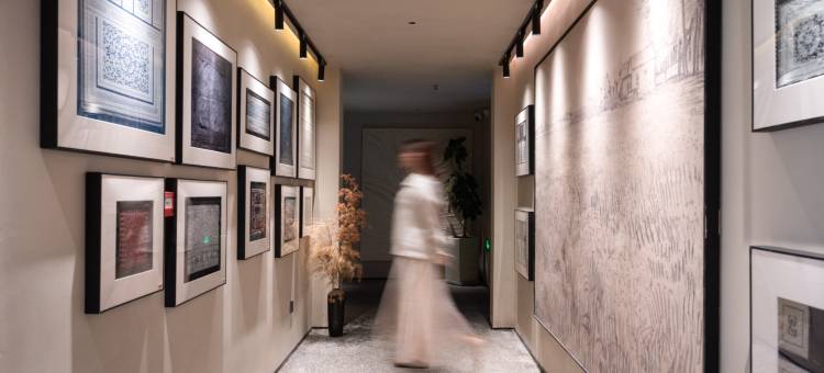 七封信·逅山非遗研学文化民宿(西江千户苗寨观景台店)图片