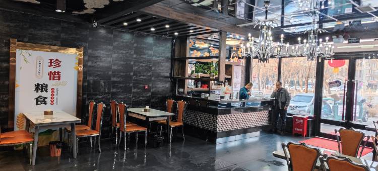 灰鲸智能酒店(吐鲁番高昌中路店)图片