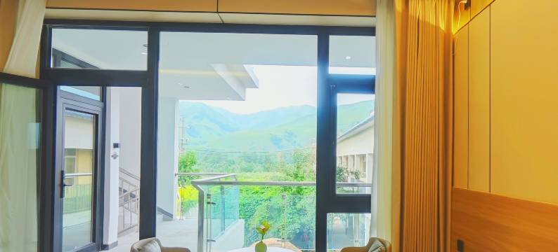 花间舞民宿(那拉提草原景区店)图片