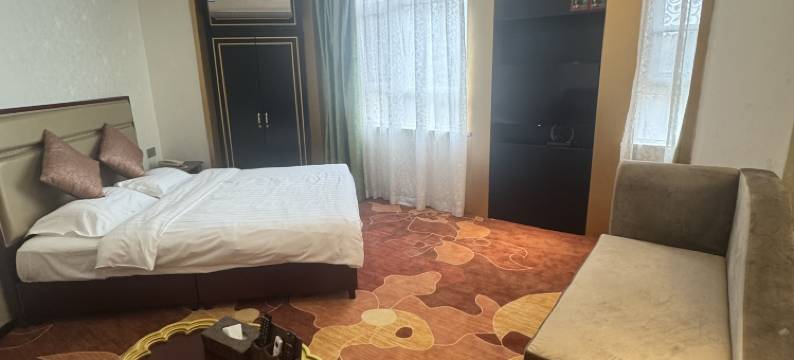 利豪酒店(天津河东万达广场成林道地铁站店)图片