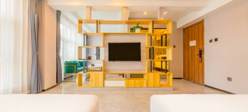 云起时轻居酒店(维多利广场天津路店)图片