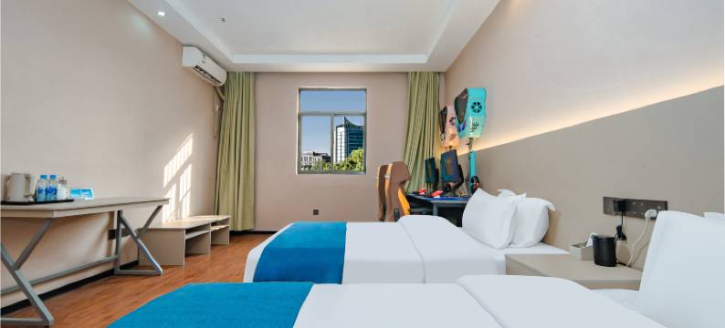 大峡谷电竞酒店(艾溪湖江西制造学院太子殿地铁站店)图片