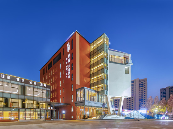 柏瑞·云逸酒店