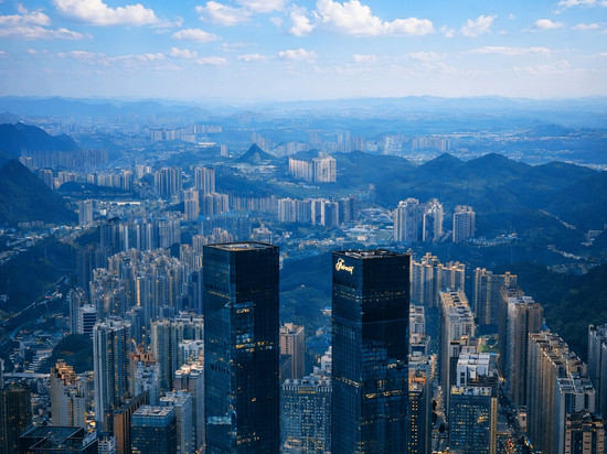 艺丰·科技智能都市云端影音观景酒店(花果园购物中心店)